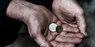 40 Deliverance Prayers Against Poverty